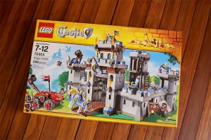 Bo do choi xep hinh Lego 300x200 - 3 thương hiệu đồ chơi nổi tiếng nhất thế giới