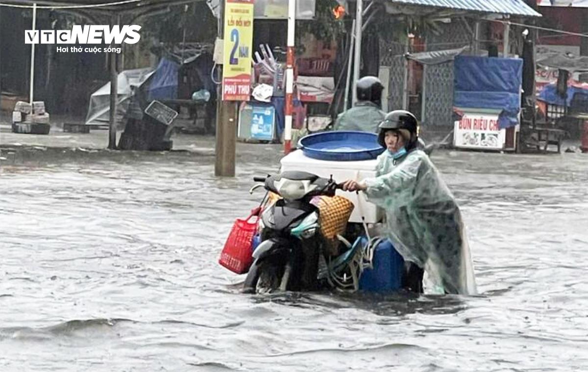 Dự Báo Thời Tiết Hôm Nay 28/10: Miền Trung Mưa Lớn Diện Rộng, Huế Và Đà Nẵng Trên 800mm Dự Báo Thời Tiết Hôm Nay 28/10: Miền Trung Mưa Lớn Diện Rộng, Huế Và Đà Nẵng Trên 800mm